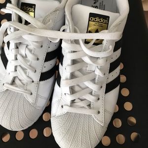 Adidas superstar OG lightly worn